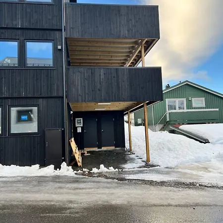 Sentral, Stor I 2 Etg Inntil 4 Pers Apartmán Svolvær